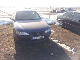 dezmembrez opel vectra b