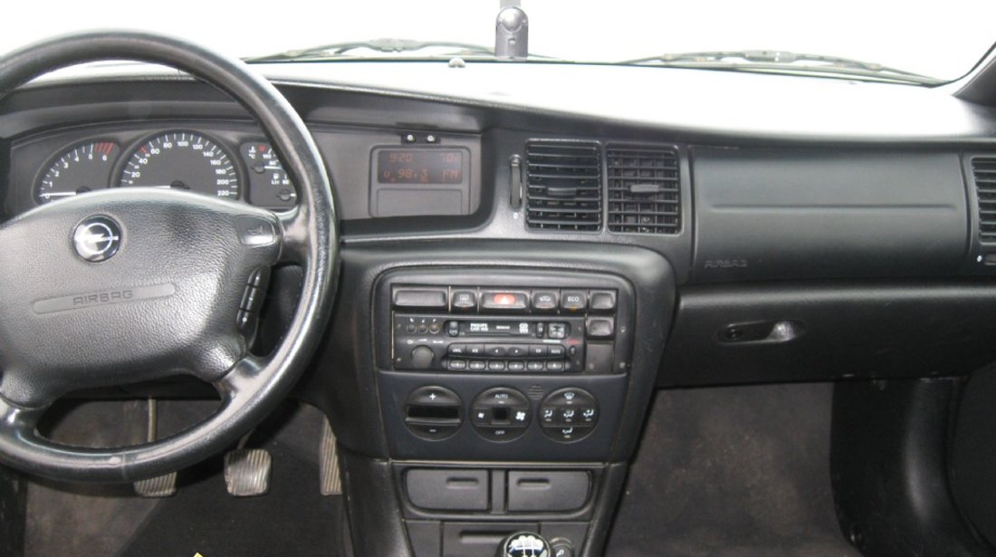 Dezmembrez Opel Vectra B1 si B2 2 0 si 2 2 DTH