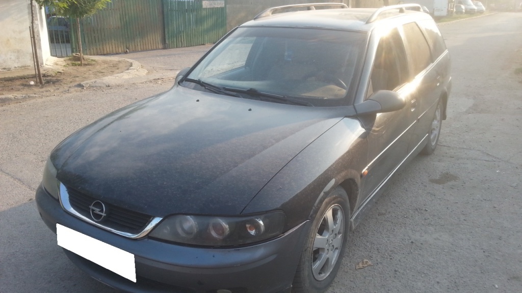 Dezmembrez Opel Vectra B2, an fabr 2001, 2.2 DTi