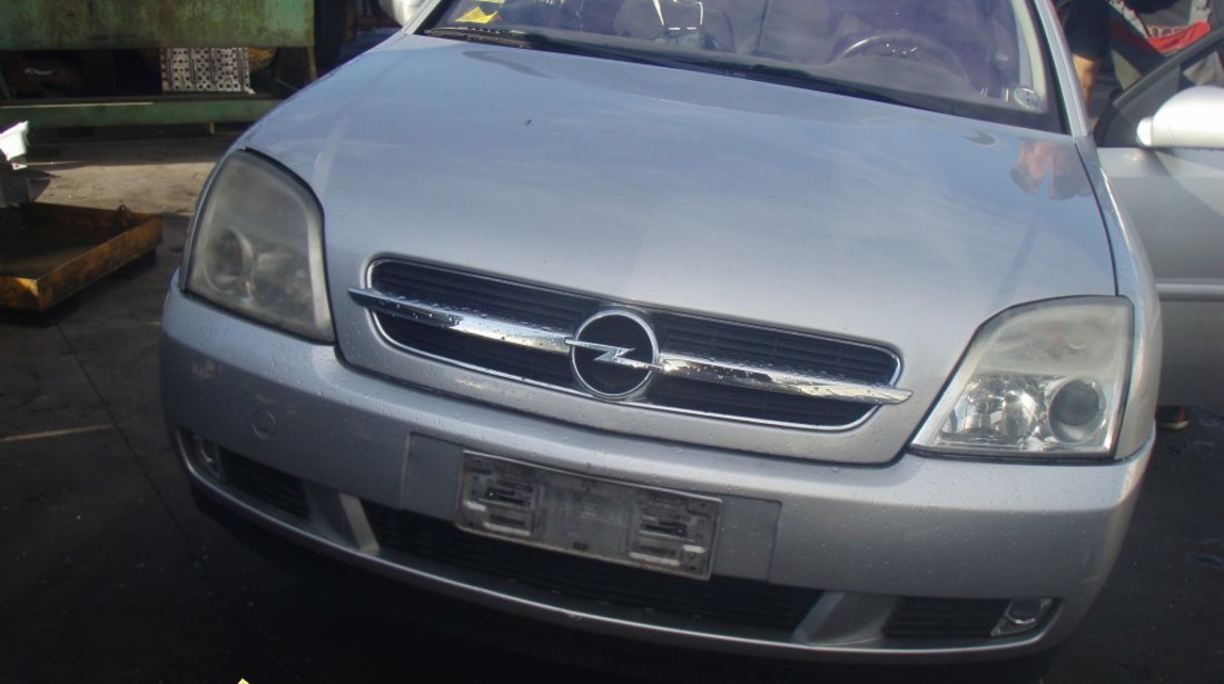 Dezmembrez Opel Vectra C din 2004 motor 2 0 diesel