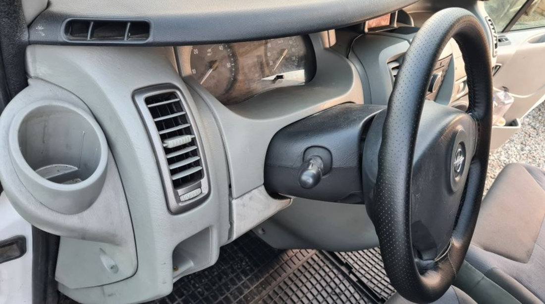 Dezmembrez Opel Vivaro Renault Trafic 2.0 cdti dci M9R 780