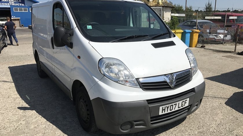 Dezmembrez Opel Vivaro / Renault Trafic 2,0 cdti 2008