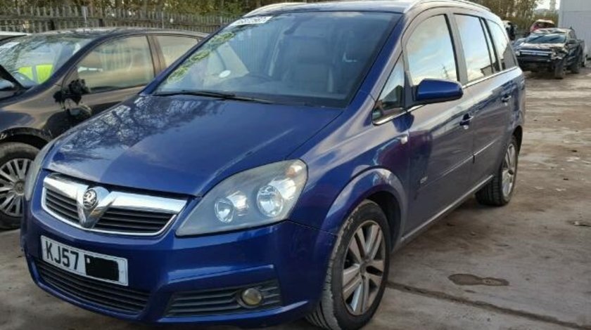 Dezmembrez Opel Zafira 2007 1.9cdti