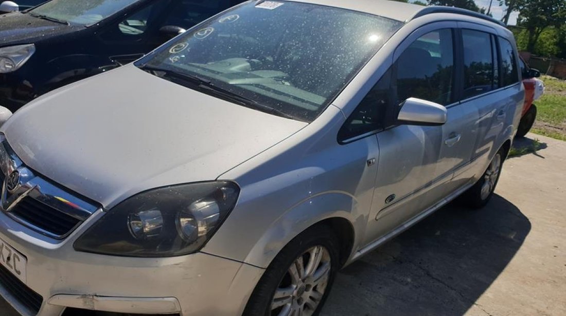 Dezmembrez OPEL ZAFIRA B 1.9 CDTI an 2006