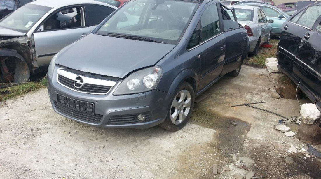 Dezmembrez Opel Zafira B 1 9 cdti din 2007