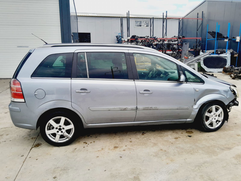 Dezmembrez Opel Zafira B (A05) [Fabr 2006-2011]