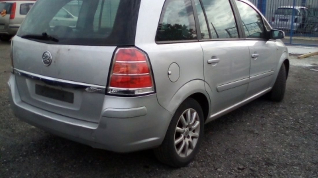 Dezmembrez Opel  Zafira B ,an 2006