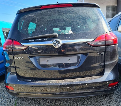 Dezmembrez Opel Zafira C 2.0 cdti A20DT 6+1 navigatie