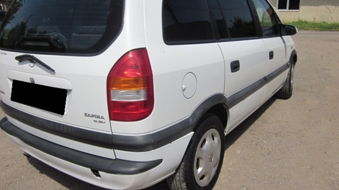 Dezmembrez Opel Zafira