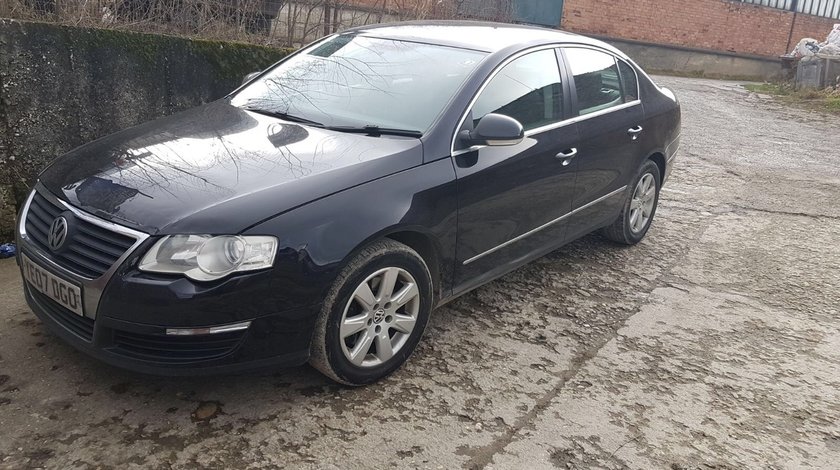 Dezmembrez Passat B6 motor 1.9 bkp an 2007