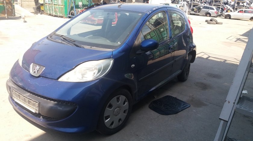 Dezmembrez Peugeot 107 an fabr. 2007, 1.0i