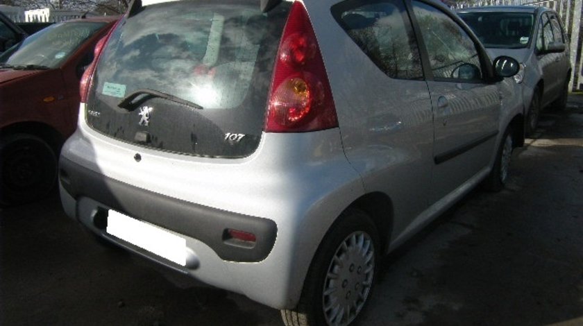 Dezmembrez Peugeot 107 an fabr. 2007, 1.1i