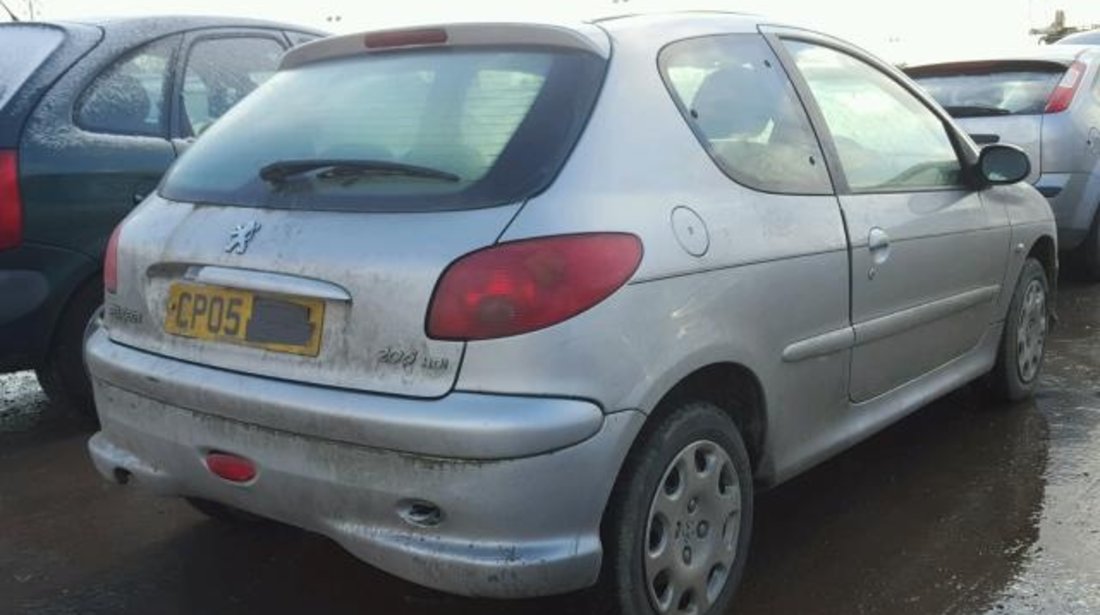 Dezmembrez Peugeot 206 1.4b 2004