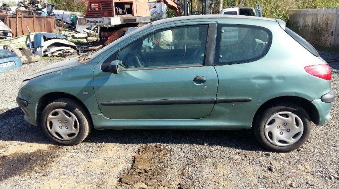 Dezmembrez Peugeot 206 1.4i