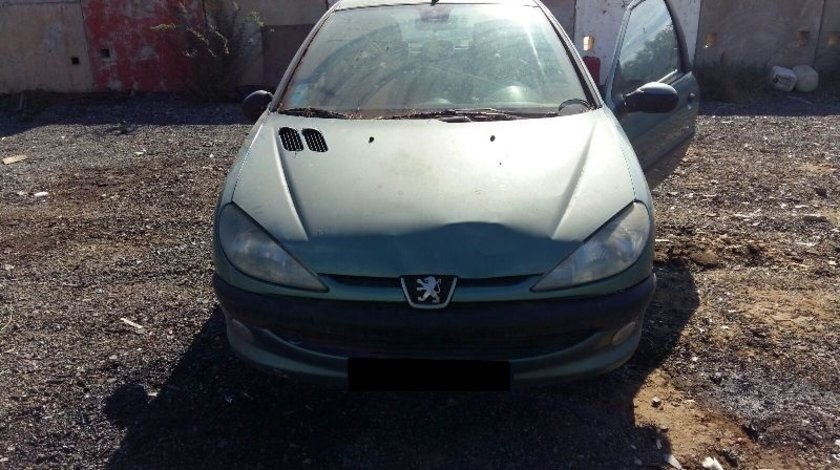 Dezmembrez Peugeot 206 1.4i