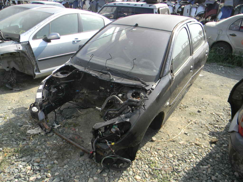 Dezmembrez Peugeot 206 1998 - 2013 1.4 HDi None( CP: None, KW: None, CCM: None ) Motorina