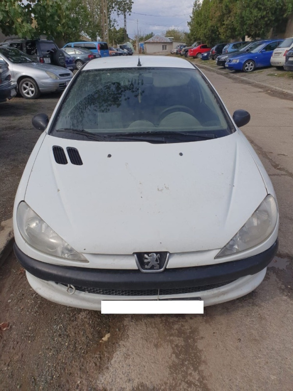 Dezmembrez Peugeot 206 1998 - 2013 1.4 HDi None( CP: None, KW: None, CCM: None ) Motorina