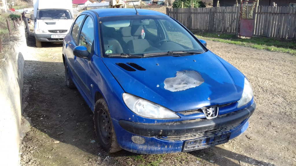 Dezmembrez Peugeot 206 1998 - 2013 1.4 HDi None( CP: None, KW: None, CCM: None ) Motorina