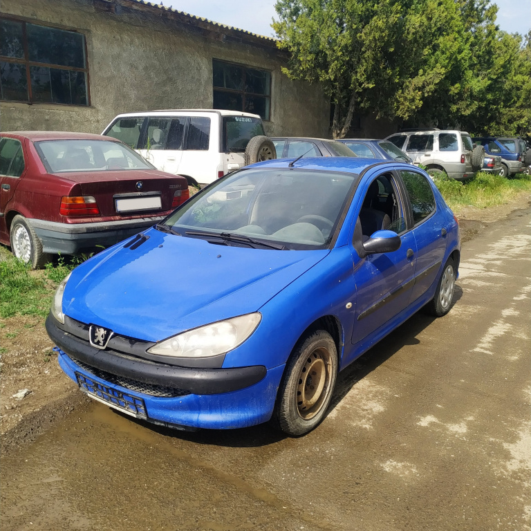 Dezmembrez Peugeot 206 1998 - 2013 1.4 I KFW (TU3JP) ( CP: 75, KW: 55, CCM: 1360 ) Benzina