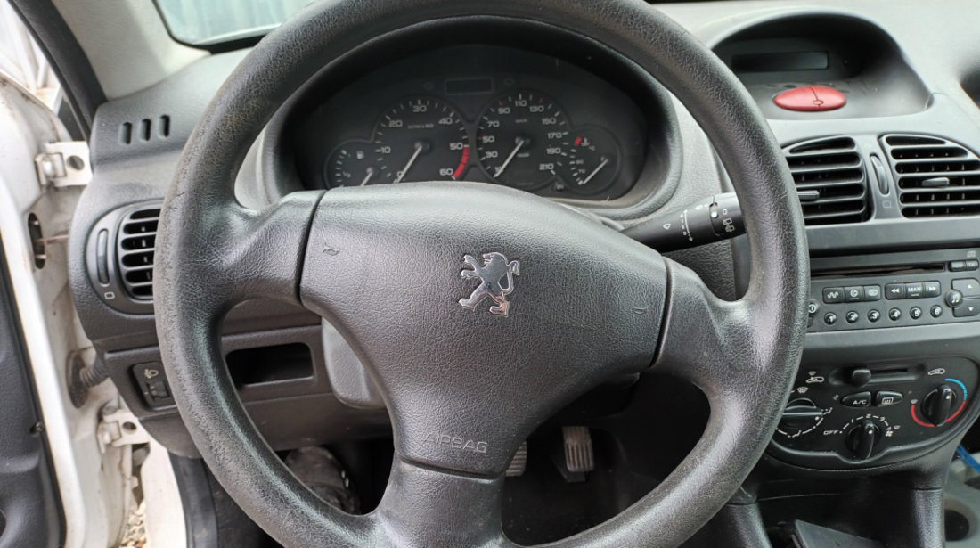 Dezmembrez Peugeot 206 1998 - Prezent 1.4 HDi 8HZ (DV4TD) ( CP: 68, KW: 50, CCM: 1398 ) Motorina