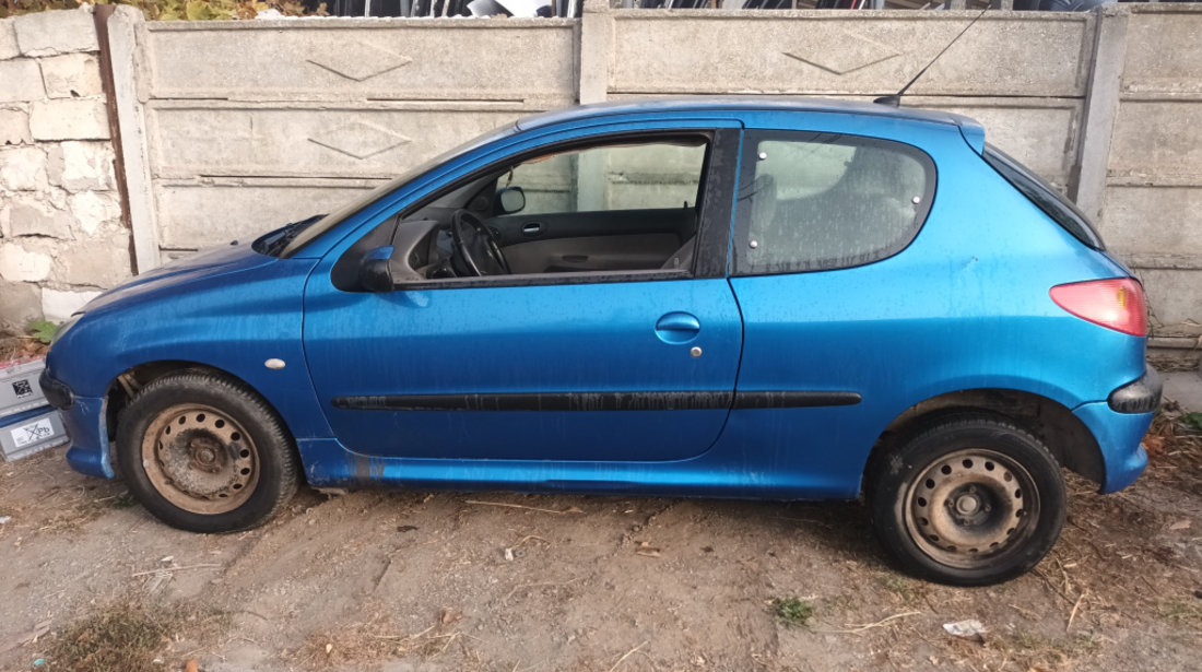 Dezmembrez Peugeot 206 1998 - Prezent 1.6 HDi 110 9HZ (DV6TED4) ( CP: 109, KW: 80, CCM: 1560 ) Motorina