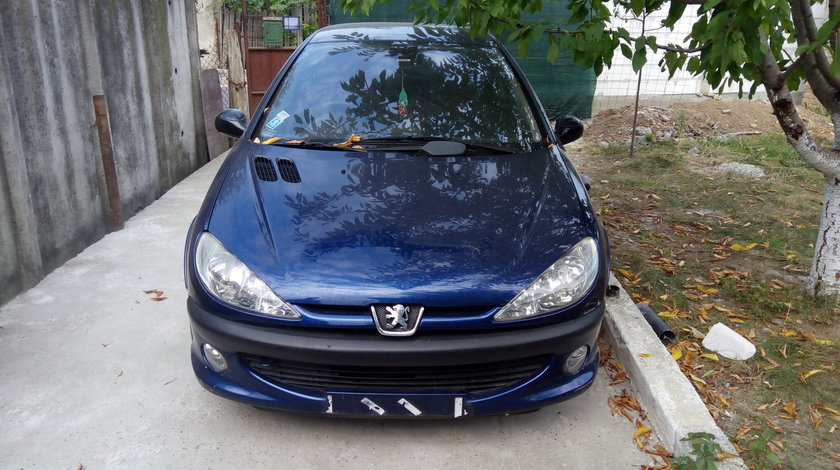 Dezmembrez peugeot 206 2.0 GTI benzina,an 2001 motor EW10J4