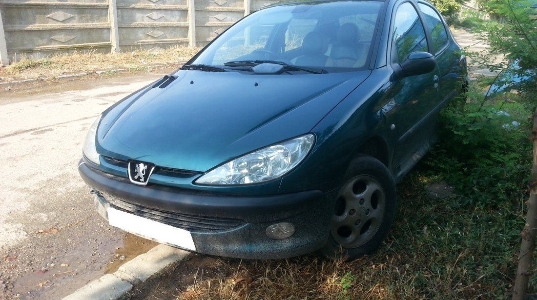 Dezmembrez Peugeot 206 2000,1.6i