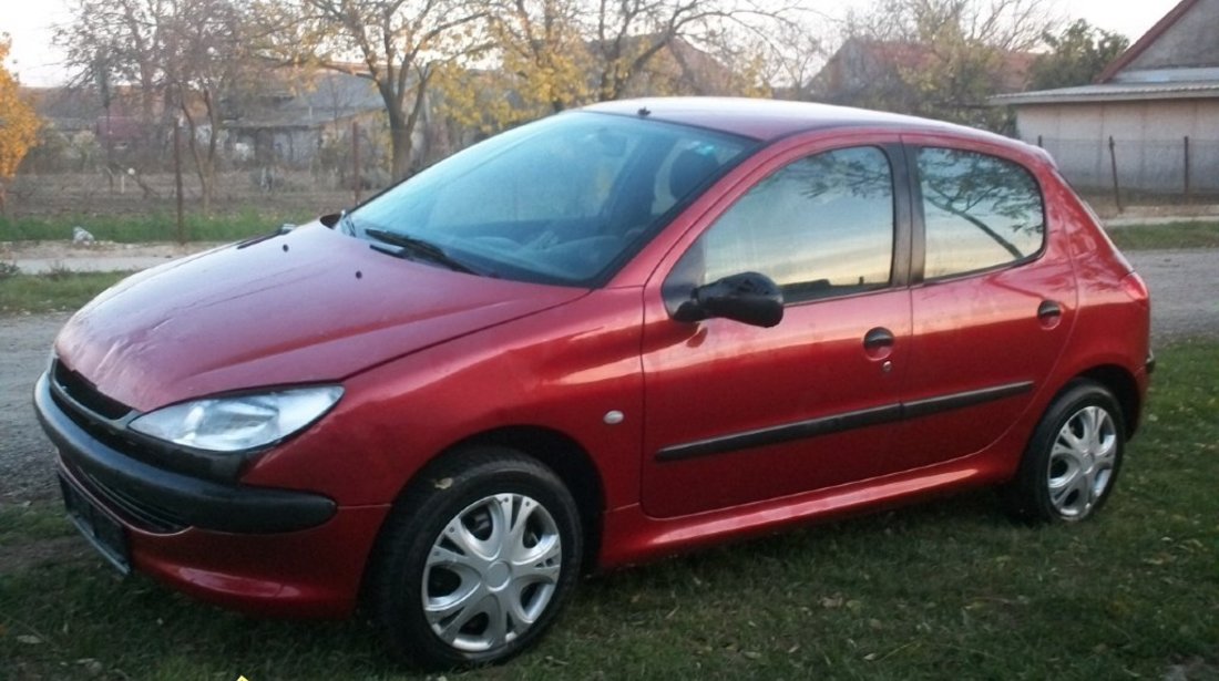 Dezmembrez Peugeot 206 an 2001 motor 1.1 benzina