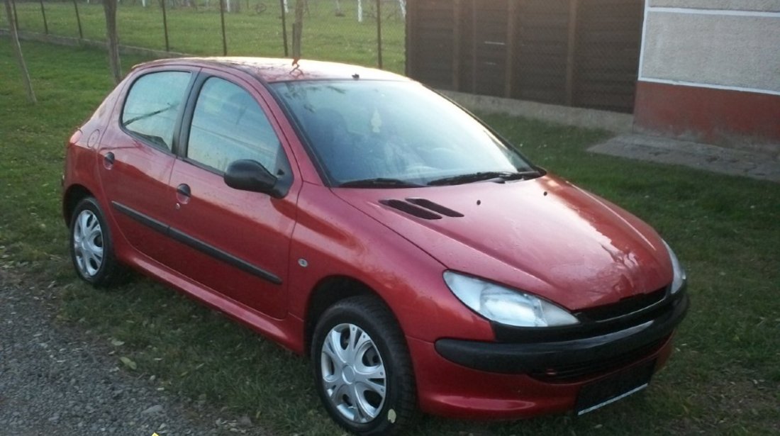 Dezmembrez Peugeot 206 an 2001 motor 1.1 benzina