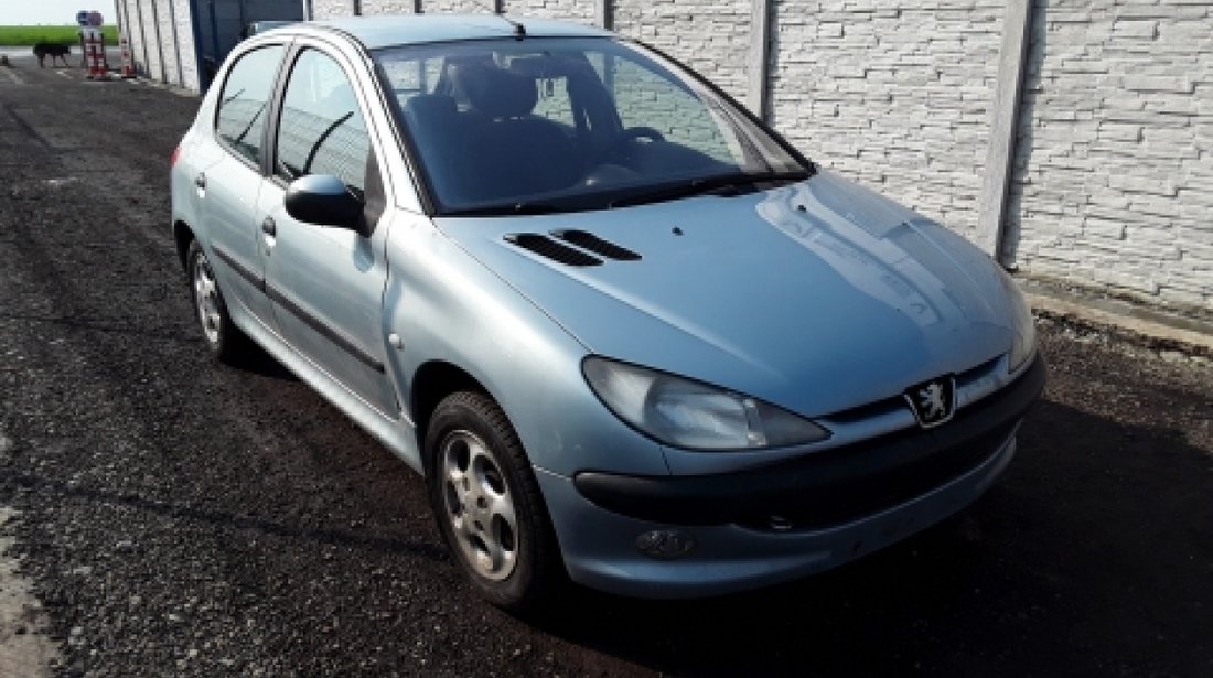 Dezmembrez Peugeot 206, an 2002, motorizare 2.0 HDI 90