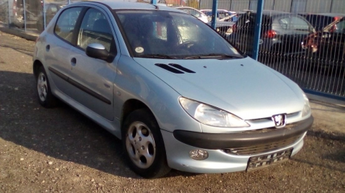 Dezmembrez Peugeot 206, an 2004, motorizare 1.4 HDI