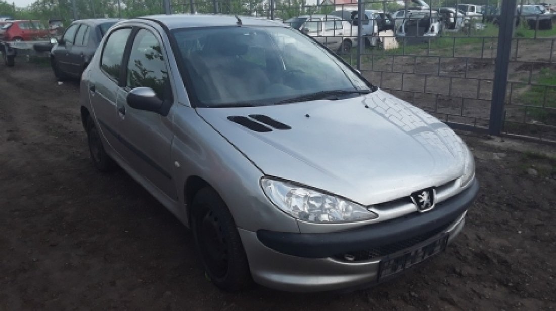 Dezmembrez Peugeot 206, an 2006, motorizare 1.4 I