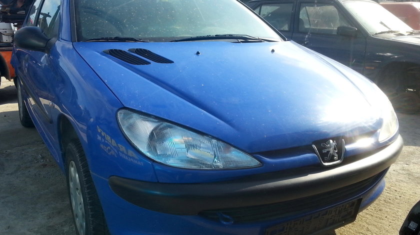 Dezmembrez Peugeot 206 an fabr. 1999, 1.1i