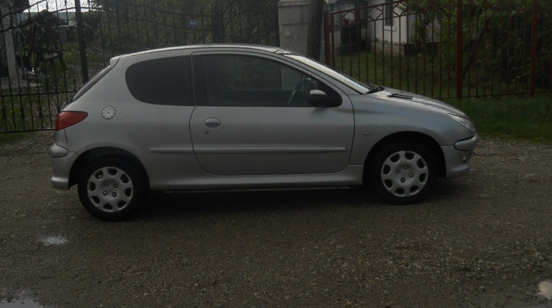 Dezmembrez Peugeot 206 Coupe 2 0 Hdi Rhy Injectie Bosch