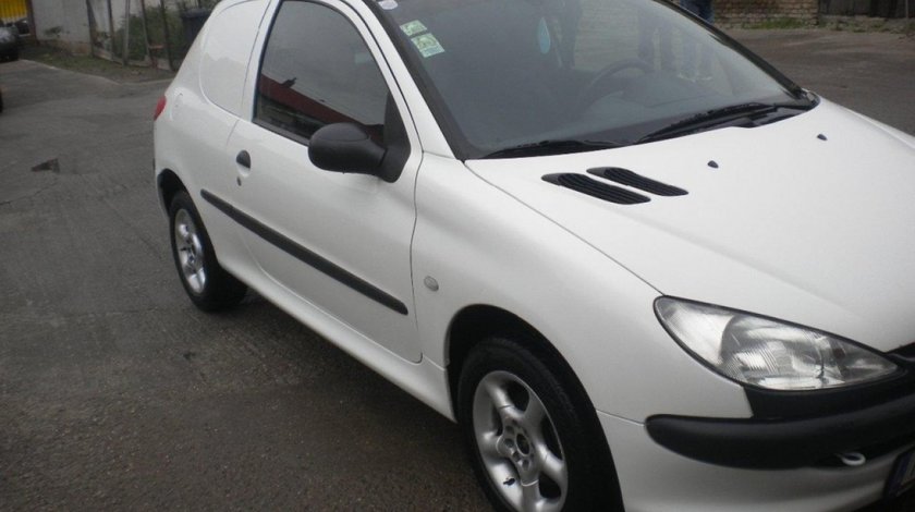 Dezmembrez Peugeot 206 Coupe Autoutilitara 1 4 Hdi 8hx 8hz