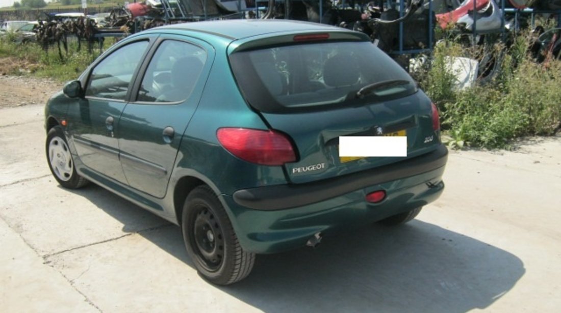 Dezmembrez Peugeot 206 din 1998, 1.4b,