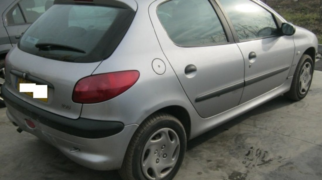 Dezmembrez Peugeot 206 din 2001, 1.6b