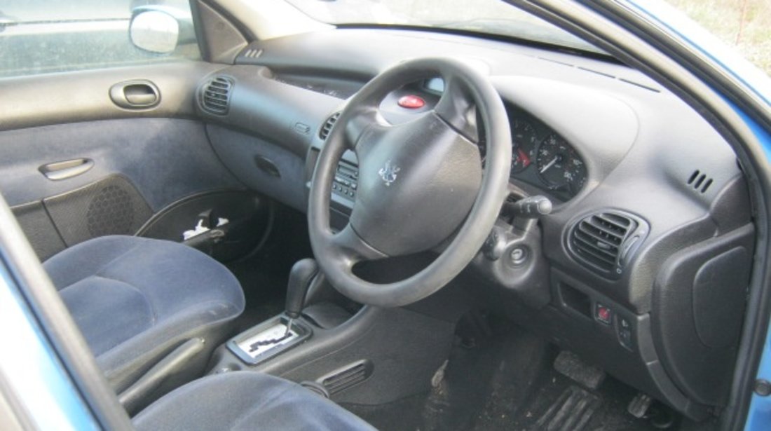 Dezmembrez Peugeot 206 din 2002, 1.6b,