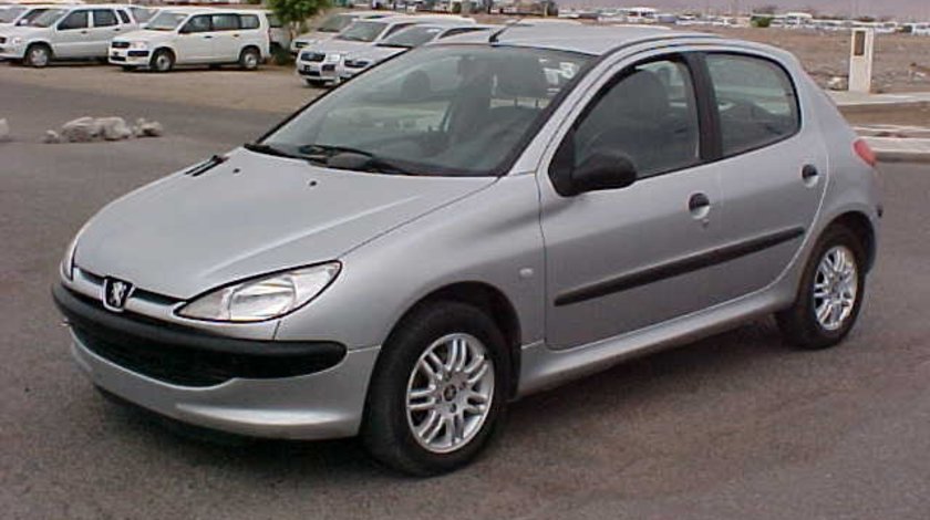 Dezmembrez peugeot 206 hatchback 1.4 hdi 8hx 8hx 68 de cai