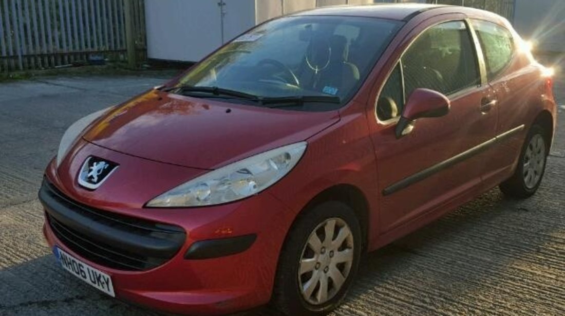 Dezmembrez Peugeot 207 1.4b 2006