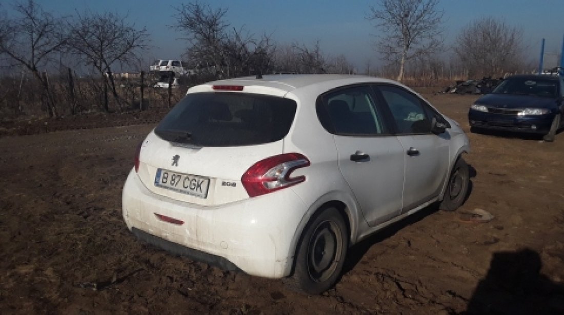 Dezmembrez Peugeot 208, an 2014, motorizare 1.4 HDI