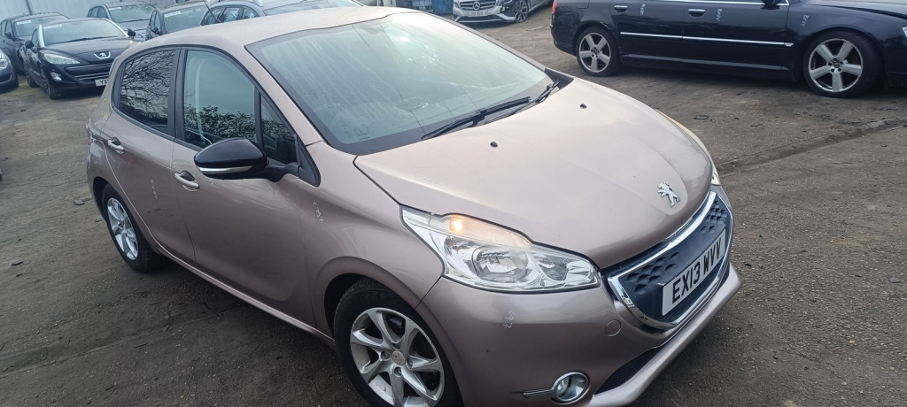 Dezmembrez PEUGEOT 208 [Fabr 2012-2024]