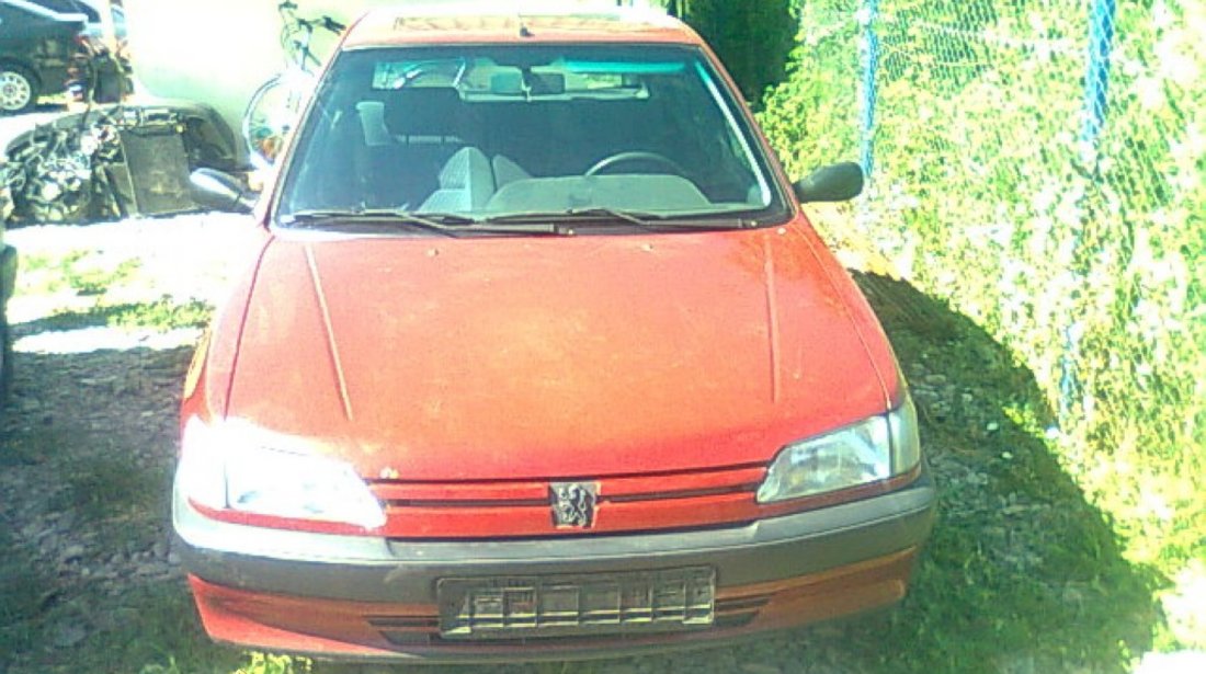 Dezmembrez Peugeot 306