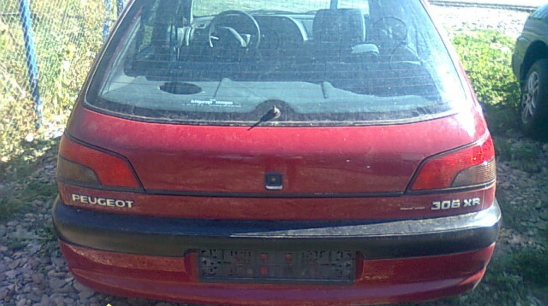 Dezmembrez Peugeot 306