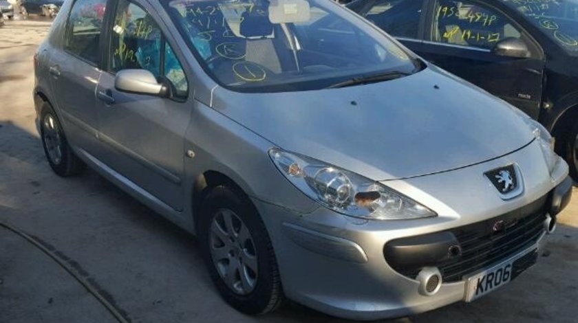 Dezmembrez Peugeot 307 1.4hdi