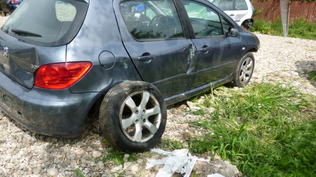 Dezmembrez Peugeot 307 1 6 HDi 80 kw cod motor 9hy an 2006