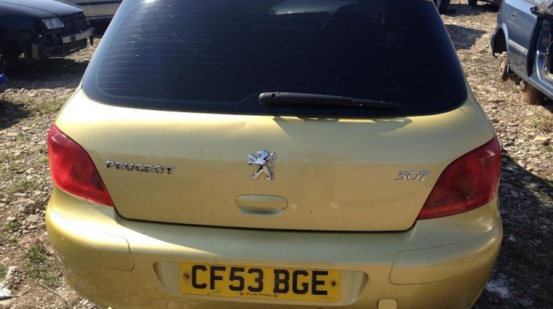 Dezmembrez Peugeot 307 1 6i An 2003