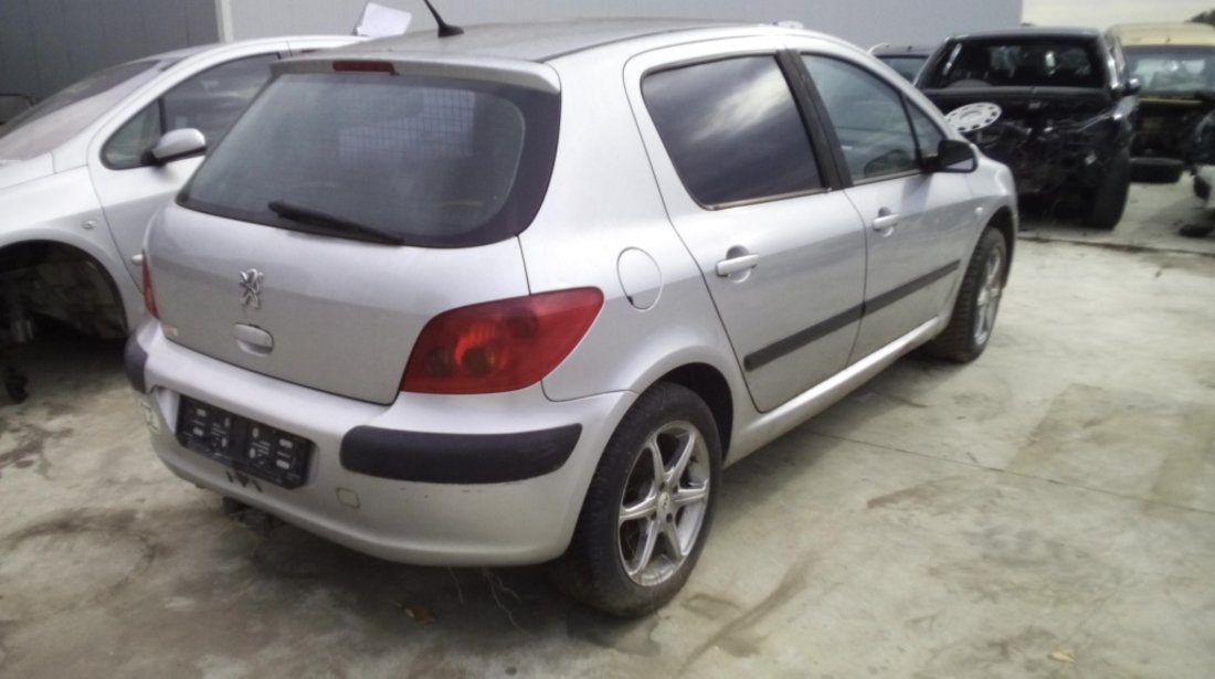 Dezmembrez Peugeot 307, an 2002