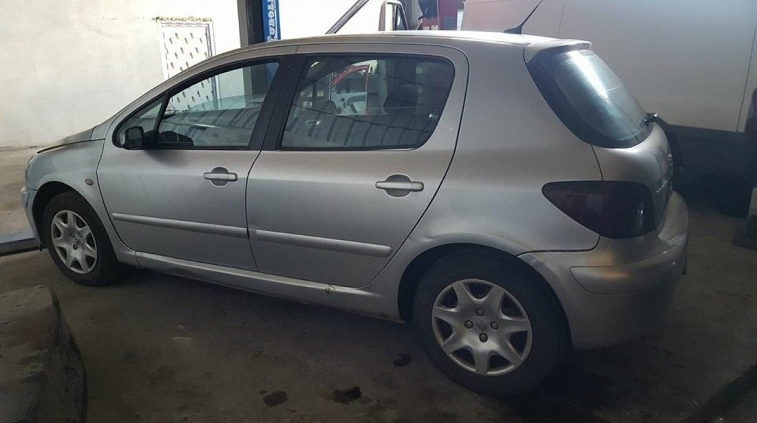 Dezmembrez peugeot 307 hatchback 1.6 16v nfu 109 cai