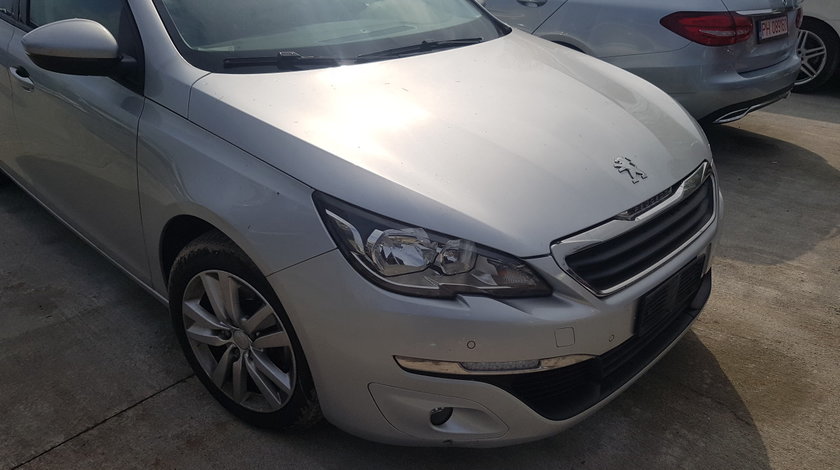 Dezmembrez Peugeot 308 1.6 hdi 116cp 2015